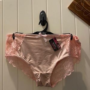 Large NEW w/tags New York Elegance Light Lavendar w/Lace Bra & Thong Set 36C Large NEW w/tags New York Elegance Light Lavendar w/Lace Bra & Thong Set 36C